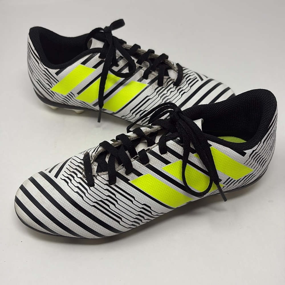 ADIDAS: Nemeziz Outdoor Soccer Cleats, Kids Size: 2.5